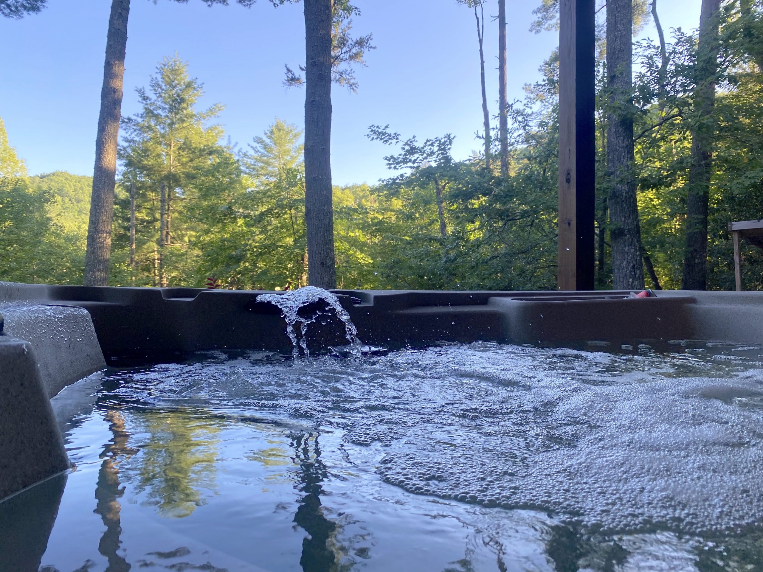 cherry log cabin rental hot tub